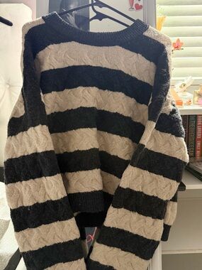 wild fable Black and Cream Striped Crewneck Sweater
